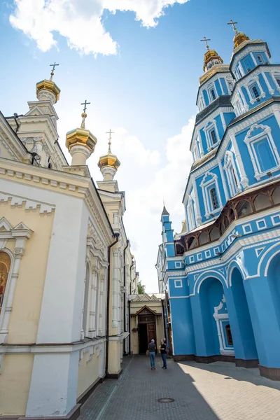 Покровський собор у центрі Харкова. — стокове фото