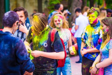 Holi renk festivali kutlaması