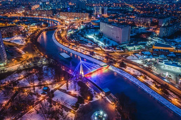 Illuminated park Strelka in Kharkiv — Stock Photo, Image