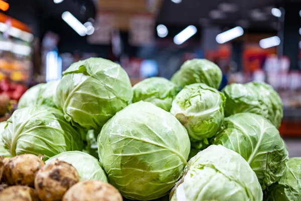 Grönsaker på livsmedelsmarknaden — Stockfoto