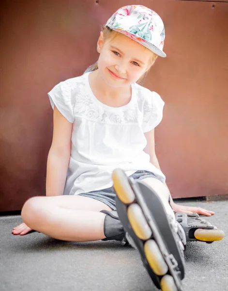 Girl on roller skates — Stock Photo, Image