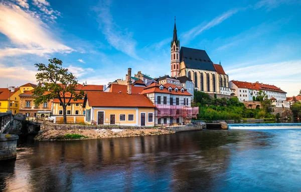 Amazing view of river and Cesky Krumlov cityscape — Stock Photo, Image