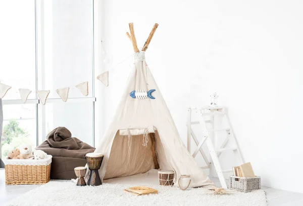 Kinderkamer interieur met wigwam — Stockfoto