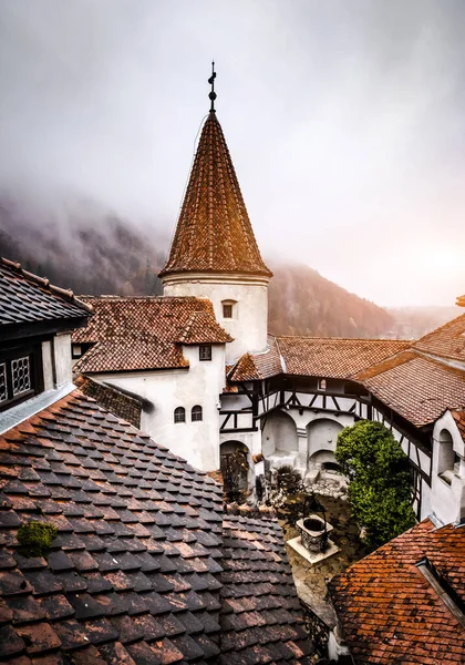 Dächer der Burg Bran — Stockfoto