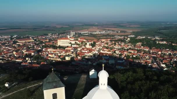 Vue aérienne sur la chapelle Saint Sébastien — Video
