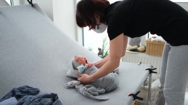 Newborn baby photoshoot process — Stock Video
