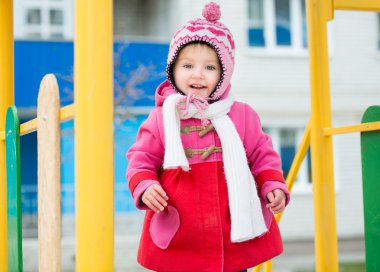 Bebek oyun üzerinde