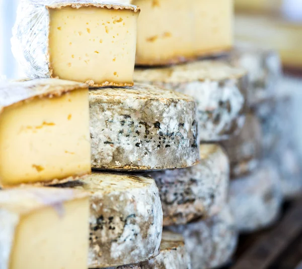 Tradiční francouzský sýr — Stock fotografie