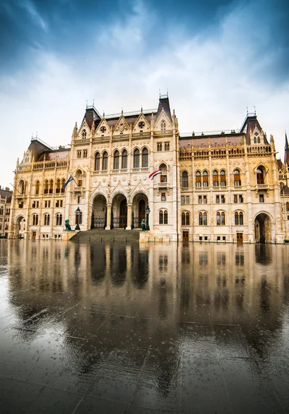 Hungarian Parliament building — Stock Photo, Image