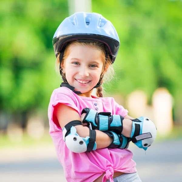 Girl on roller skates — Stock Photo, Image