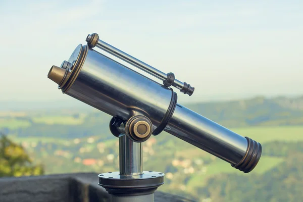 Coin operated binoculars on a hill — Stock Photo, Image