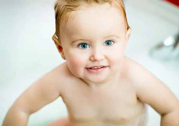 Baby in bath — Stock Photo, Image