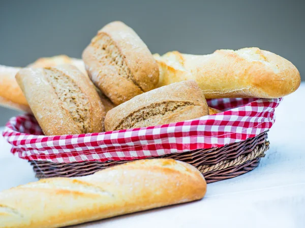 Багет і хліб — стокове фото