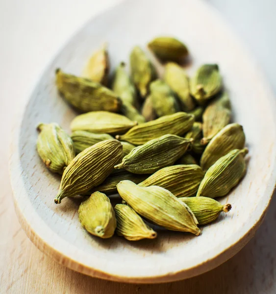 Whole cardamom — Stock Photo, Image