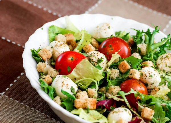 Delicious vegetarian salad — Stock Photo, Image