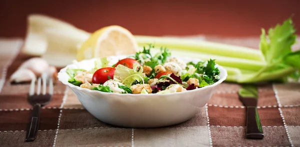 Delicious vegetarian salad — Stock Photo, Image