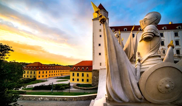 Скульптура в замку Братиславський град — стокове фото
