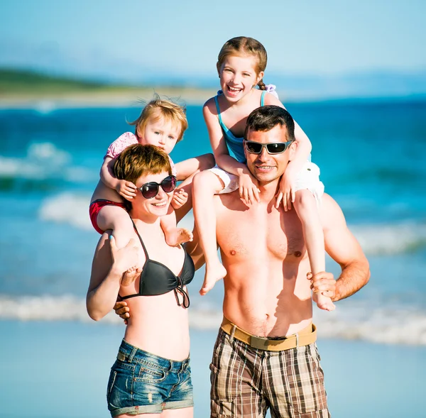 Family  at the beach — Stock Photo, Image