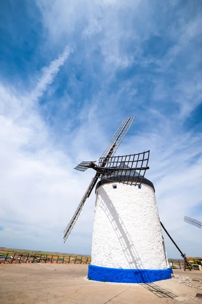 Väderkvarnar i consuegra — Stockfoto