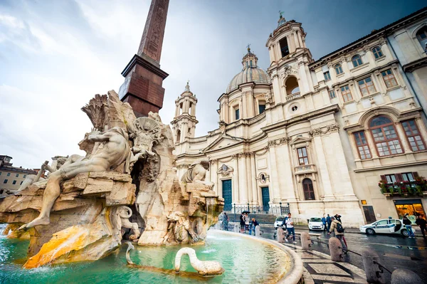 Piazza Navona med fontän — Stockfoto