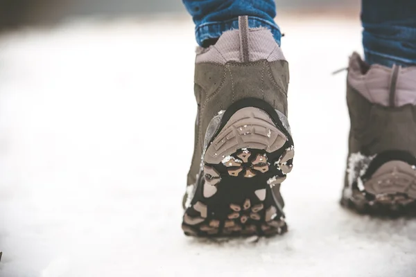 Menina no inverno — Fotografia de Stock