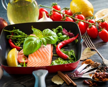 çiğ kırmızı balık