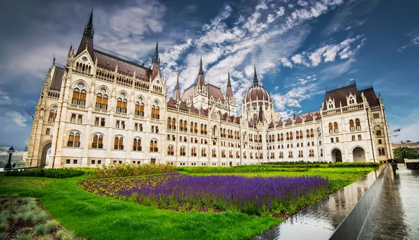 Hungarian Parliament building — Stock Photo, Image