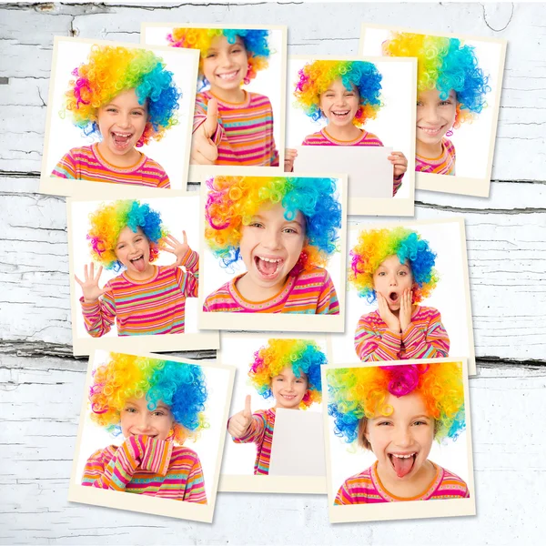 Ragazza in parrucche colorate — Foto Stock