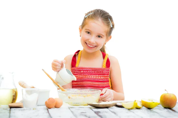 Söta llittle flicka matlagning — Stockfoto