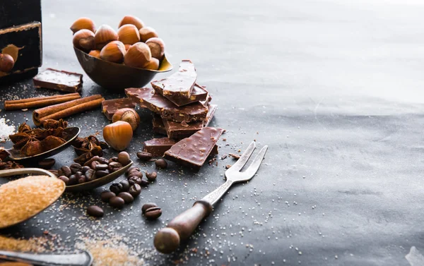 Chocolate, especias — Foto de Stock