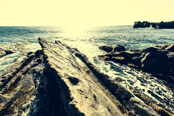 Cliffs on the coast — Stock Photo, Image