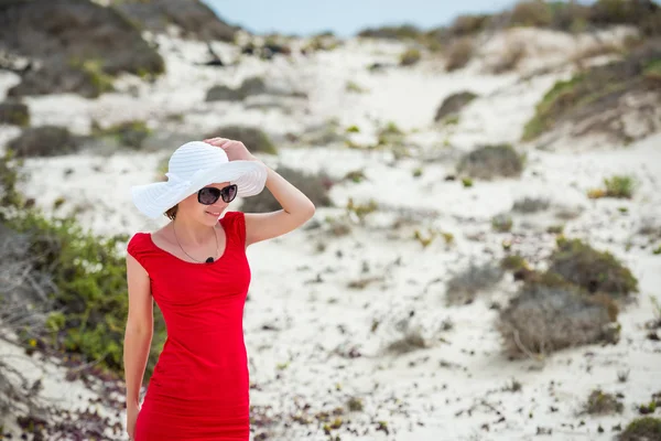 Woman in evening red dress — Stock Photo, Image