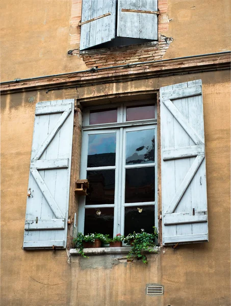 Old vintage window — Stock Photo, Image