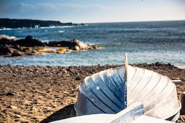 Boat on a shore — Stock Photo, Image