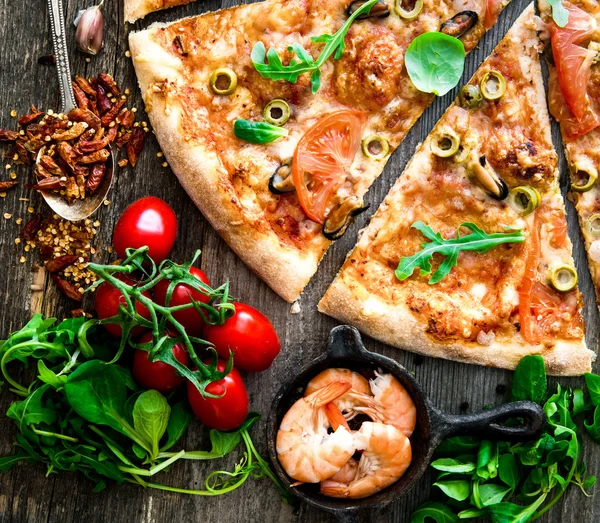 Meeresfrüchte-Pizza — Stockfoto