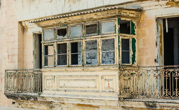 Old ruined balcony in Valletta — Stock Photo, Image