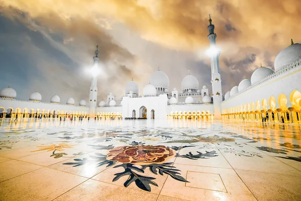 Sheikh Zayed Grand Mosque — Stock Photo, Image