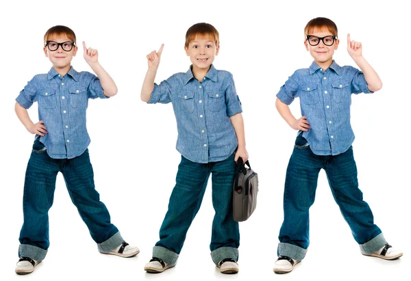 Menino vestindo jeans e camisa da moda — Fotografia de Stock