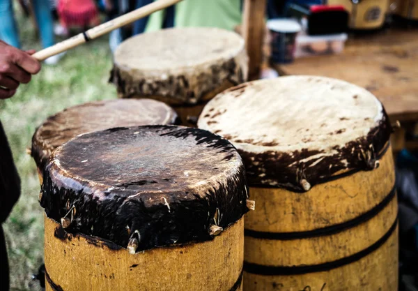 Velhos tambores de madeira — Fotografia de Stock