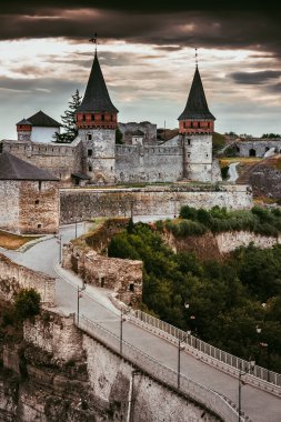 üzerinde Kamenetz Podolsky kale görüntülemek
