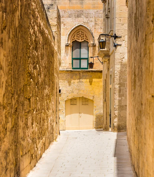 Traditional street in Mdina — Stock Photo, Image