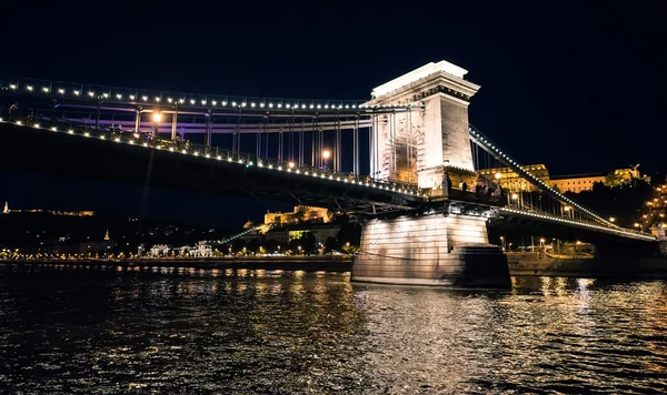 Řetězový most v noci v Budapešti — Stock fotografie