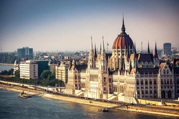 Opinión sobre el Parlamento en Budapest — Foto de Stock