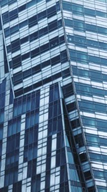 Varşova 'daki Yüksek İşletme Kulesinin Modern Mimarisi