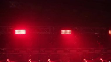 Renkli Işıklar ve Sahne Işıkları Müzik Konseri Sırasındaki Işıklar