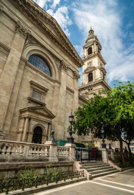 Budapeşte 'deki Aziz Stephen Bazilikası, Yaz Günündeki Halk Çekimi