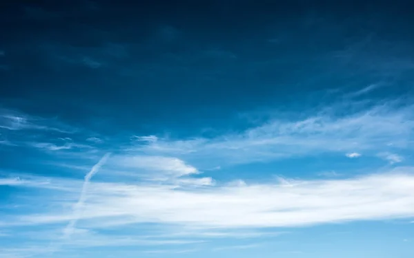 Azul céu bonito — Fotografia de Stock