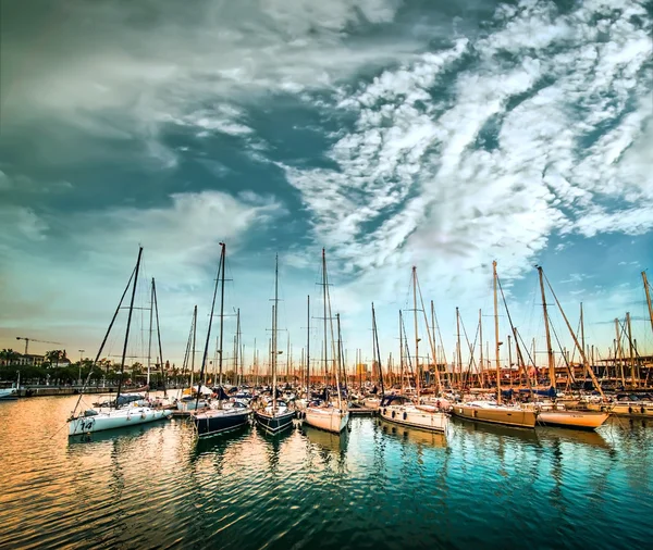 Yachten bei Sonnenuntergang — Stockfoto