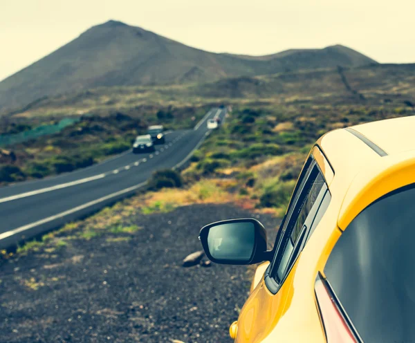 Carro e paisagem — Fotografia de Stock