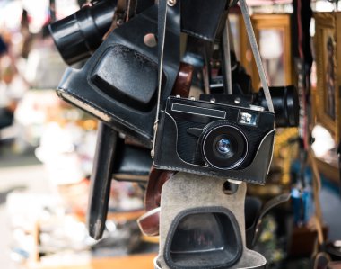 piyasadaki eski fotoğraf makinesi